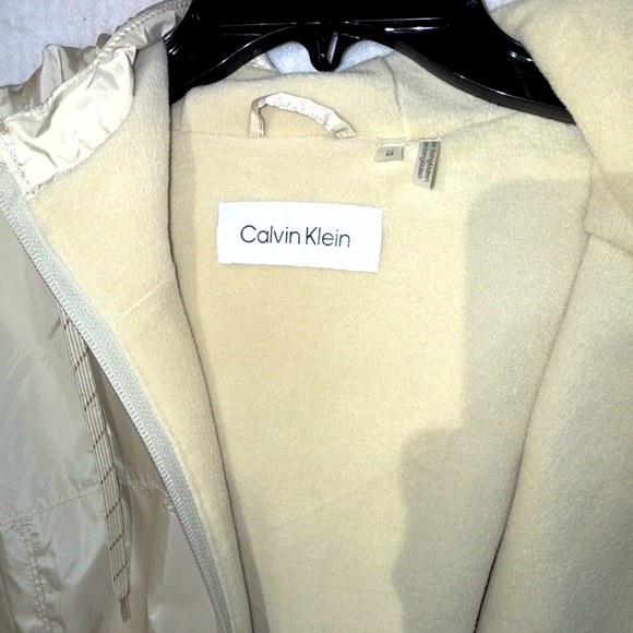 Calvin Klein Men’s Raincoat Jacket Sz M Hooded Beige Full Zip Two Pockets - Picture 4 of 13
